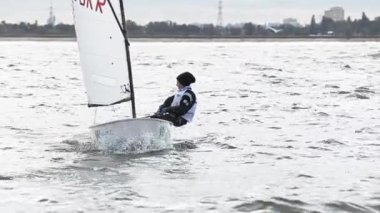 Vushgorod, Kiev, Ukrayna, Eylül 15, 2017: Uluslararası yelken Şampiyonası Ukrayna