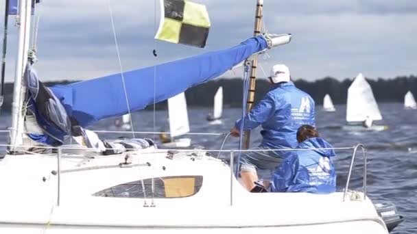 Vushgorod, Kiev, Ucraina, 15 settembre 2017: Campionato Internazionale di Vela dell'Ucraina — Video Stock