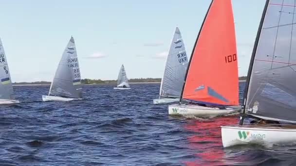 Vushgorod, Kiev, Ukraina, Sep 15, 2017: Internationella Sailing Championship i Ukraina — Stockvideo