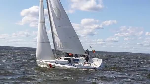 Vushgorod, Kiev, Ucrânia, 15 de setembro de 2017: Campeonato Internacional de Vela da Ucrânia — Vídeo de Stock