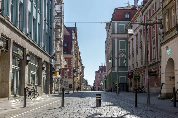 WROCLAW, POLAND - 15 MARCH, 2020: First day of quarantine in Wroclaw city. Стокова Картинка