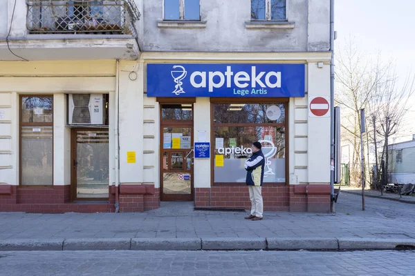 WROCLAW, POLÓNIA - 15 DE MARÇO DE 2020: Primeiro dia de quarentena na cidade de Wroclaw . Imagens De Bancos De Imagens Sem Royalties