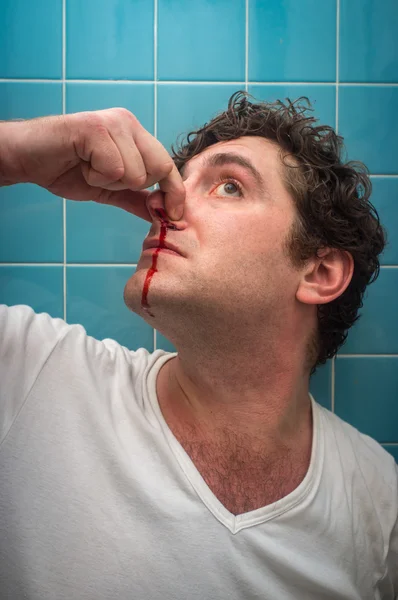 Mann blutet Nase — Stockfoto