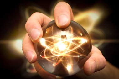 Kristal top Atom