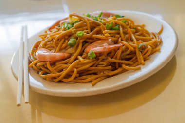 Karides Lo Mein