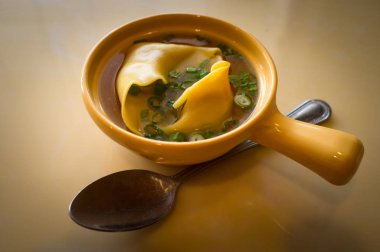 Çin wonton çorba