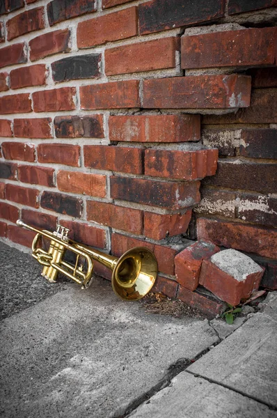 Old Trumpet Brick Wall — Stock Photo, Image