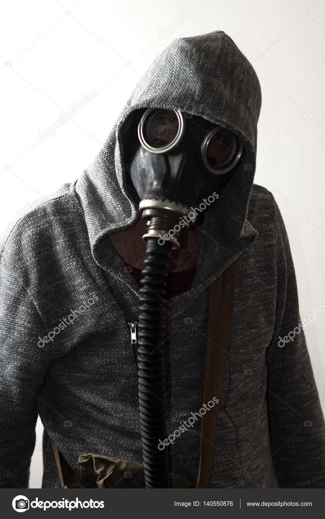 mangfoldighed galop Faial Man Gas Mask Stock Photo by ©ezumeimages 140550876