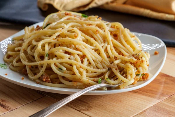 Italienische Spaghetti Pasta mollicata — Stockfoto