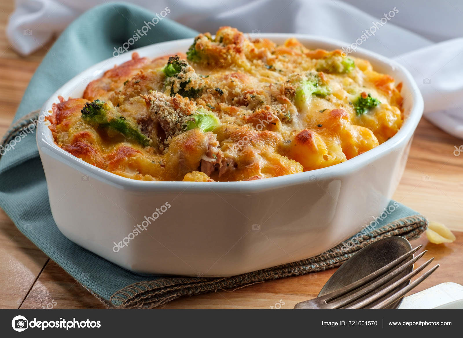 Macaroni Tuna Casserole Bake Stock Photo by ©ezumeimages 321601570