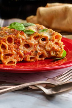 İtalyan Amerikan Fırınlanmış Ziti