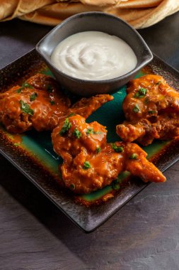 baharatlı tavuk kanadı