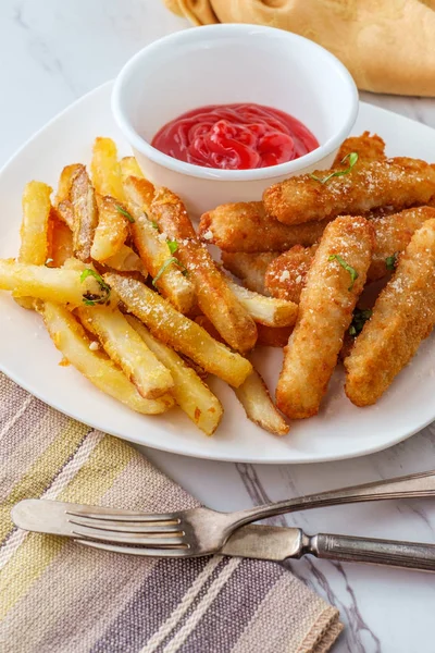 Fish Sticks French Fries — Stock Photo, Image