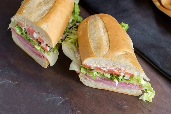 Italiaanse sub sandwich — Stockfoto