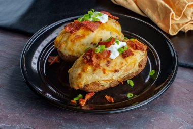 fırında patates yüklendi