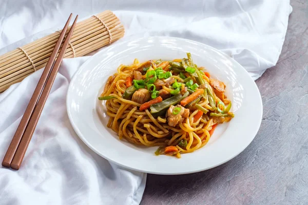 Japanese Chicken Yakisoba Noodles — Stock Photo, Image