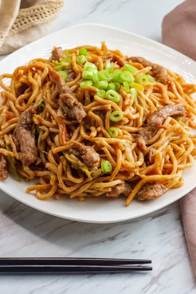 Chinese Beef Lo Mein — Stock Photo, Image