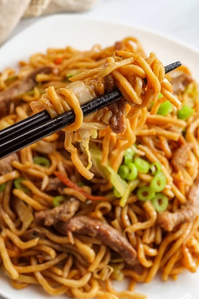 Chinese Beef Lo Mein — Stock Photo, Image