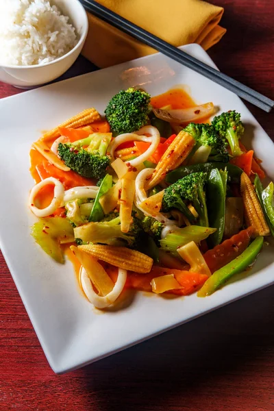 Vietnamese Xao Cay Spicy Chili Squid Rings Sauteed Mixed Vegetables — Stock Photo, Image