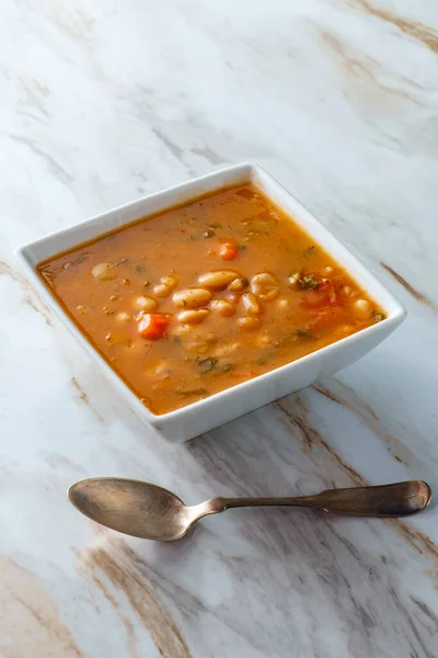 Toskanische Weiße Bohnen Suppe Schüssel Auf Marmor Küchentisch — Stockfoto