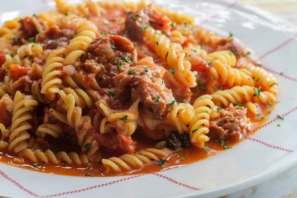 Pasta Fusilli Sin Gluten Salsa Tomate Vodka Cremosa Para Ser —  Fotos de Stock