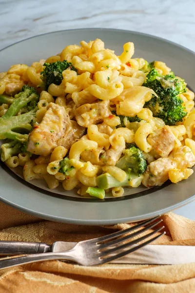 Pittige Glutenvrije Kip Broccoli Mac Kaas — Stockfoto