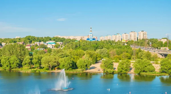 Miasta Ulyanovsk Brzegu Rzeki Sviyaga Rosja Uljanowsk Czerwca 2015 — Zdjęcie stockowe