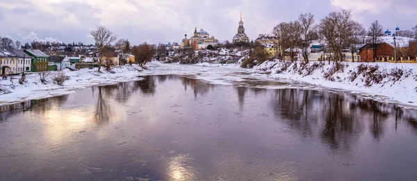 Die Kleine Antike Russische Stadt Torzhok Ufer Des Flusses Twertsa — Stockfoto