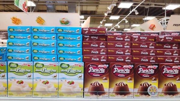 Mezclas Para Hacer Postres Estante Supermercado —  Fotos de Stock