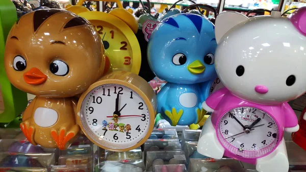 Hermoso Regalo Reloj Forma Animal Colorido Para Niños Producto Papelería —  Fotos de Stock