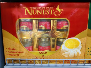 Lezzetli Yenilebilir Kuş Yuvası Hint kırlangıçları katı tükürük, yüksek besin değeri ve lezzet kullanarak yaşlı insanlar için en iyi hediye olan protein ilacı Yen Sao Nuoc Yen