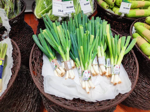 Frische Sellerie Trauben Großem Korb Geschäft — Stockfoto