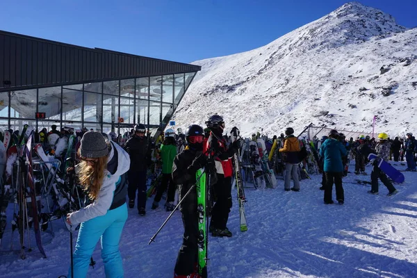 Queenstown Yeni Zelanda Haziran Kayak Sahasında Insanlar Kış Zamanı Kayak — Stok fotoğraf