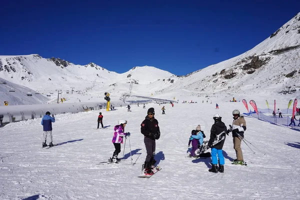 Queenstown Nya Zeeland Jun19 Folk Åker Skidor Anmärkningsvärda Ski Field — Stockfoto