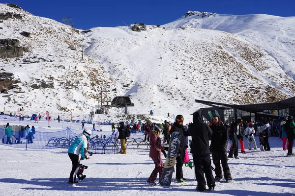 Queenstown Nya Zeeland Jun19 Folk Åker Skidor Anmärkningsvärda Ski Field — Stockfoto
