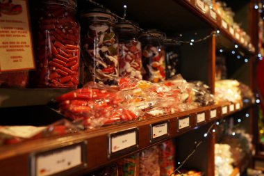 Queenstown / Yeni Zelanda: 1 Mayıs 19: Dikkate değer şekerci dükkanı lezzetli çeşitli şeker kaplı şeker dükkanları çocuklar için çeşitli lezzetli şekerlemeler ünlü şekerleme şekerleri lezzetli atıştırmalıklar 