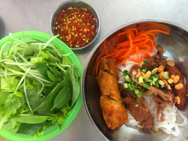 Roti Thit Nuong Mie Nasi Tradisional Vietnam Dengan Bawang Bombay — Stok Foto