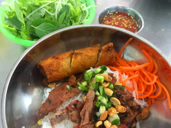 Bun Thit Nuong Vietnamesiska Traditionella Mat Ris Nudlar Med Grillad — Stockfoto