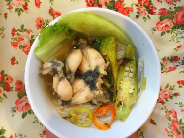 Lezzetli Asya yemeklerinin yakın görüntüsü