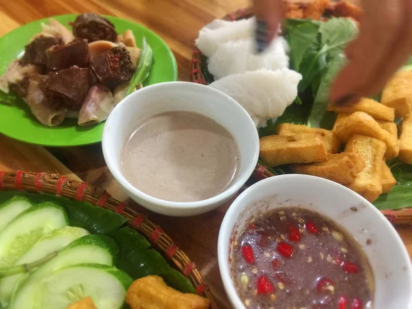 Bun Dau Mam Tom Makanan Terkenal Vietnam Dengan Mie Nasi — Stok Foto