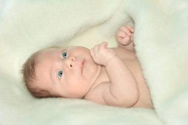 Yenidoğan yatağında