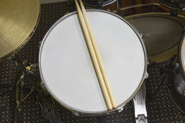 Snare Drum Met Drumsticks — Stockfoto
