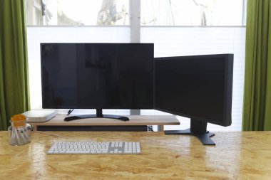 Serbest İşyeri ve bazı dijital aygıtlarla ana ofis tasarımı 