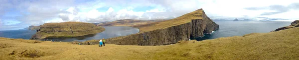 Leitisvatn Lake Kliffen Faeröer — Stockfoto