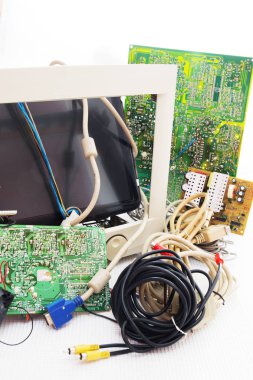 Monitör ve parçalar