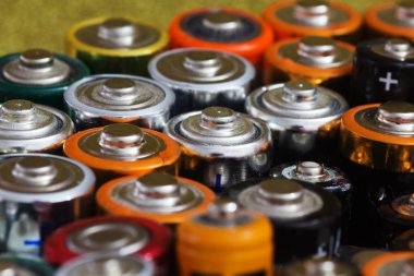 Kadar çeşitli pil.