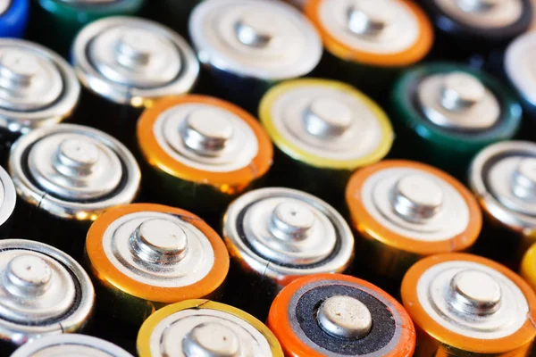 Viele verschiedene Batterien. — Stockfoto