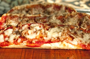 Taze yapılmış Pizza baget