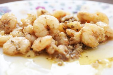 Sarımsak karides Scampi (gambas al ajillo)