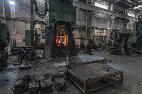 Cixi, China - 05 Sep 2019: Metallurgical plant of metal tools. Workers in the process. — 스톡 사진